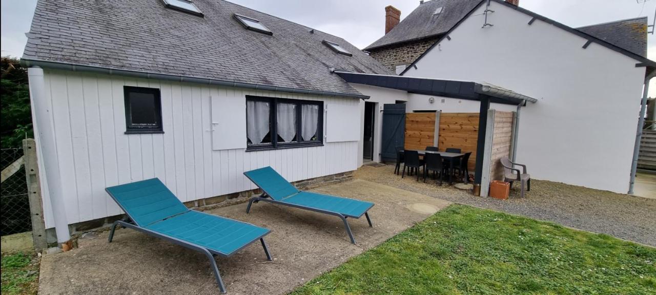 Gites De L'Archange Courtils Kültér fotó